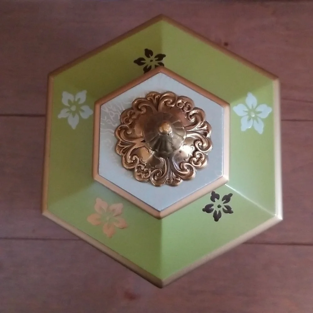 Raymond Waites for Toyo Decorative Footed Box